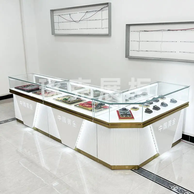 Etagere Personalizzata di Luss - Luxury Watch And Price recensione e prezzo